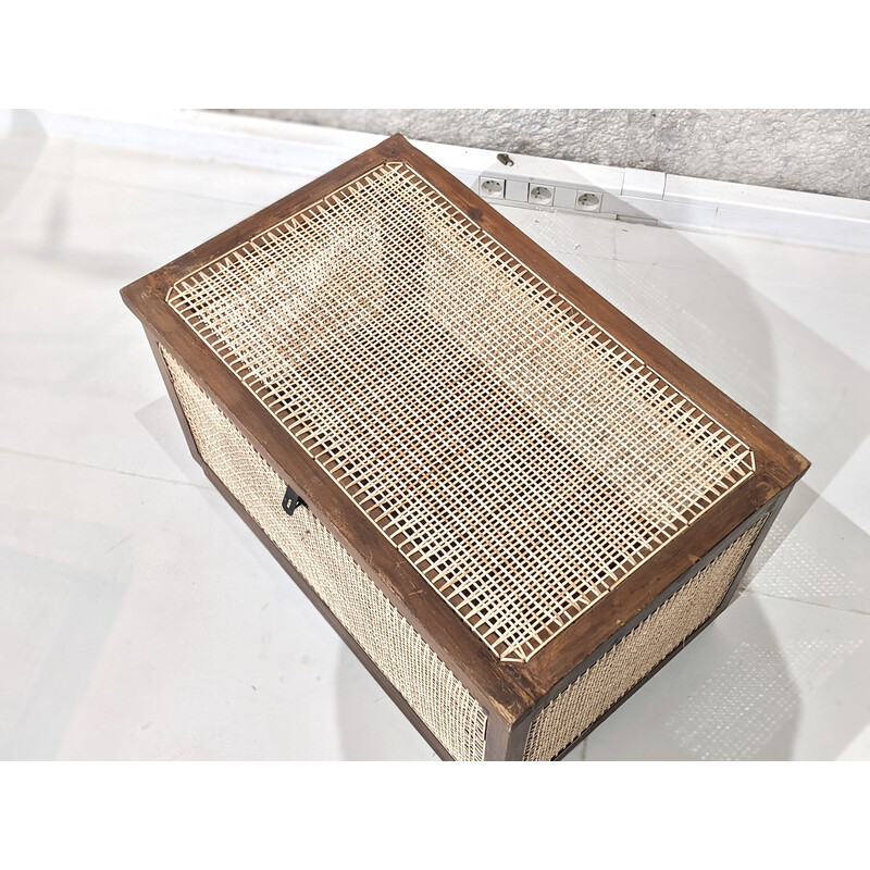 Vintage teak en rieten linnen kist van Pierre Jeanneret, India 1960