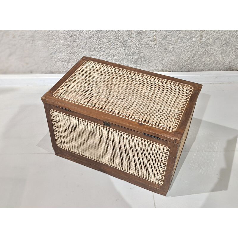 Arcón vintage de teca y caña de lino de Pierre Jeanneret, India 1960