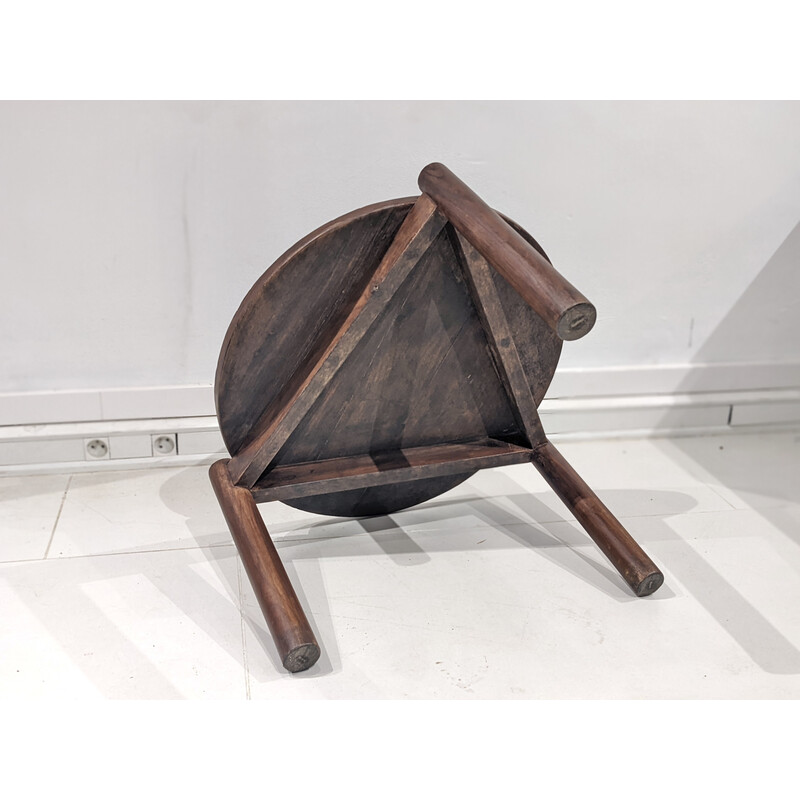 Dreibeiniger Vintage-Couchtisch aus Teakholz von Jeanneret, 1960