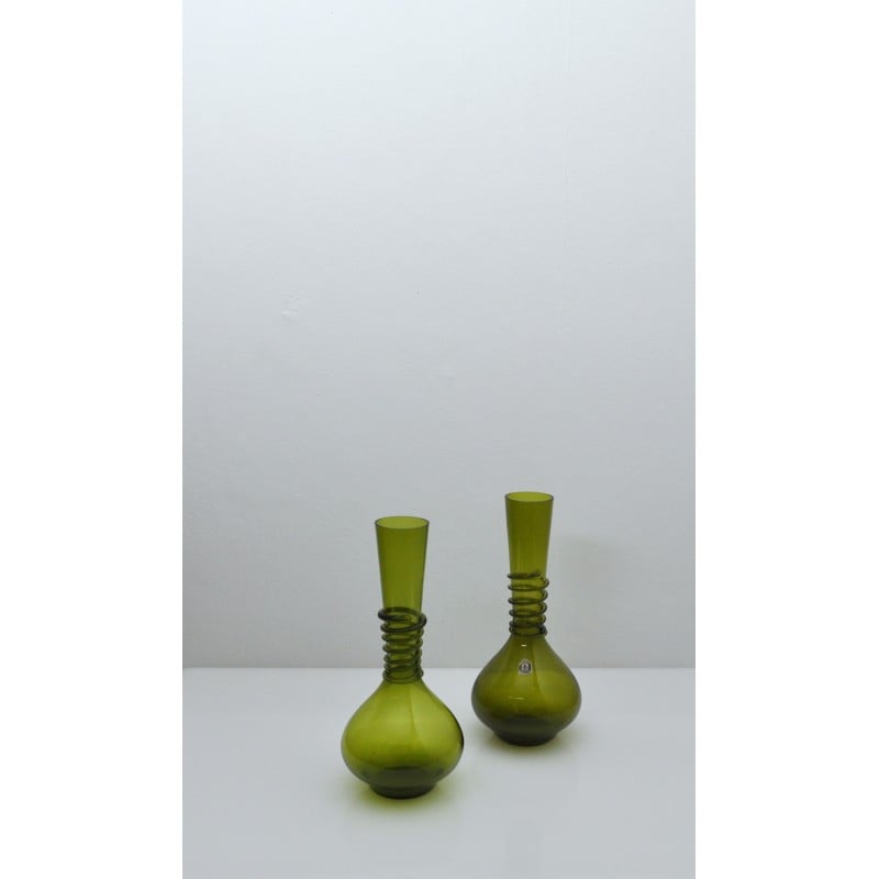 Pareja de jarrones vintage de vidrio artístico verde de Jacob E. Bang para Kastrup Glasværk, Dinamarca 1964s