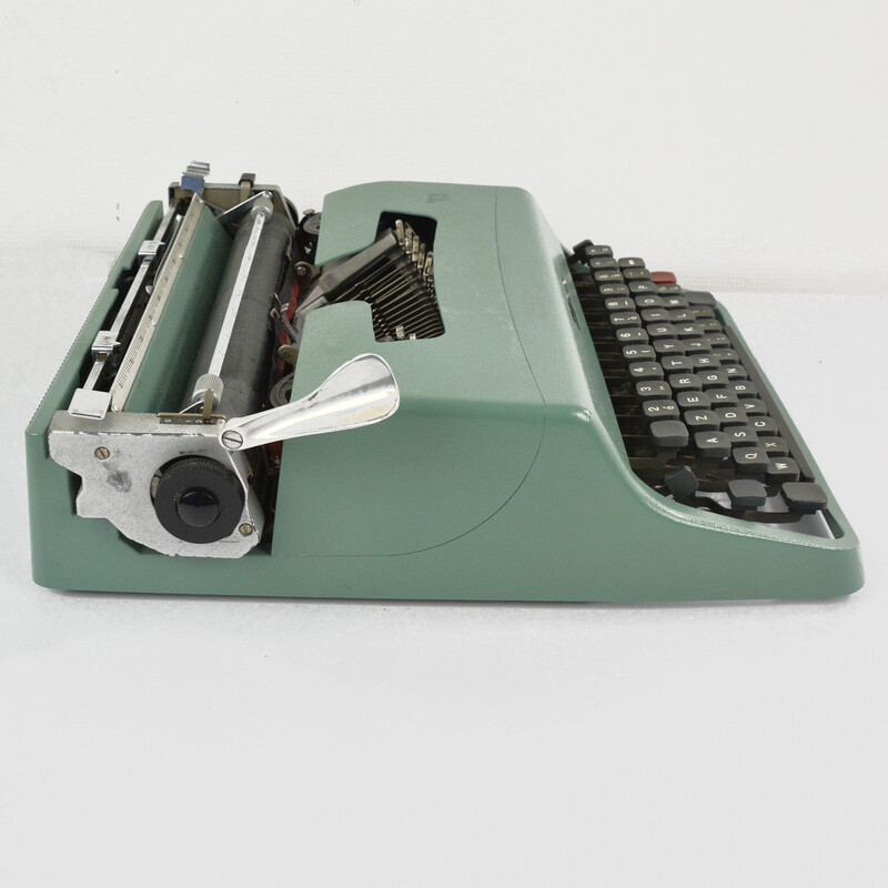 Alte Olivetti Lettera 32 Schreibmaschine von Marcello Nizzoli, Spanien 1960er Jahre