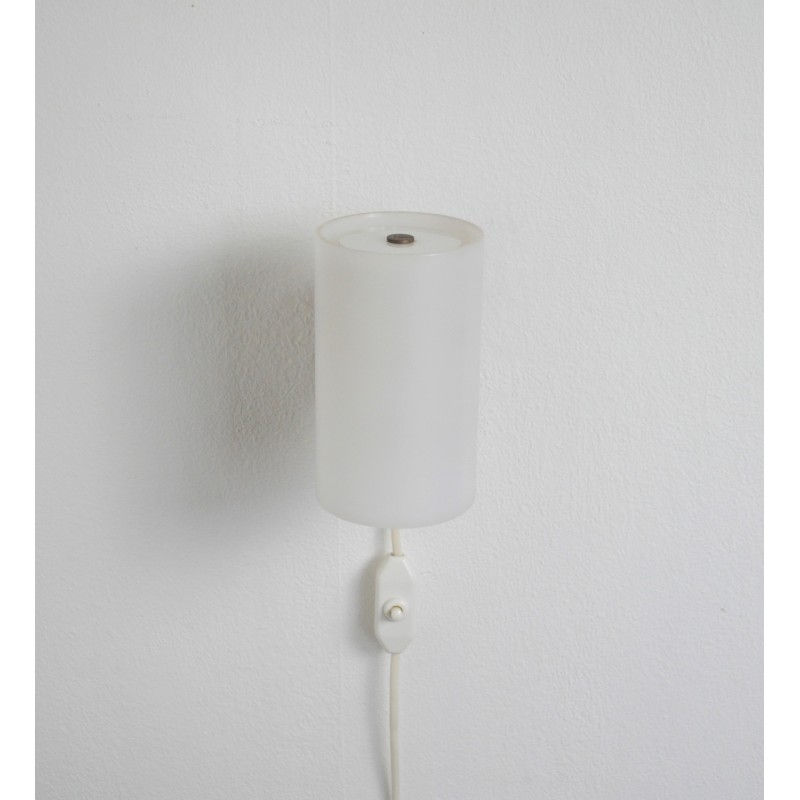 Lampada da parete minimalista vintage di Uno e Östen Kristiansson per Luxus, Svezia 1960