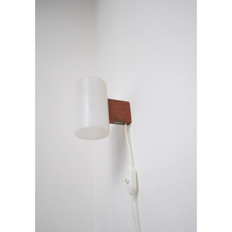 Lampada da parete minimalista vintage di Uno e Östen Kristiansson per Luxus, Svezia 1960