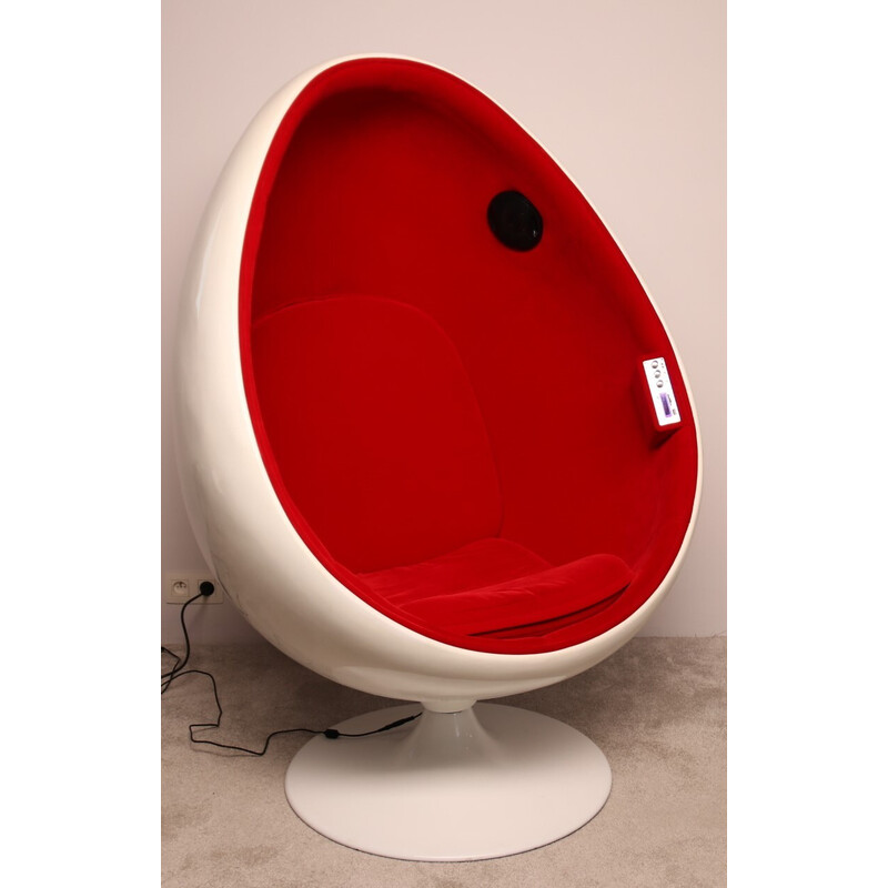 Vintage rotating egg armchair with music functions