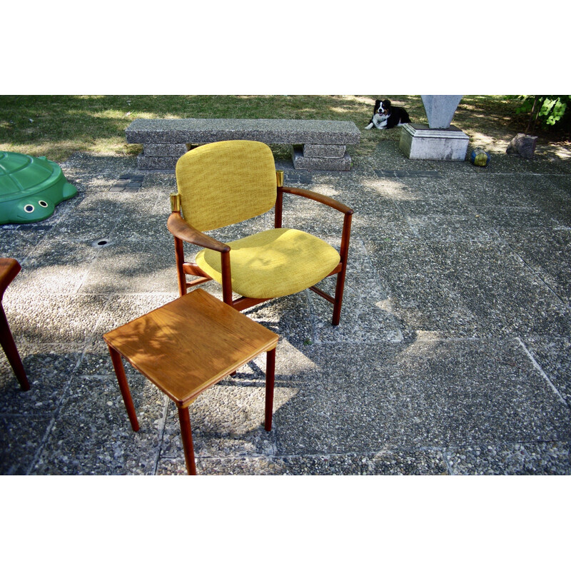 Vintage teak side table by Toften for Mobelfabrkken, Denmark 1960s