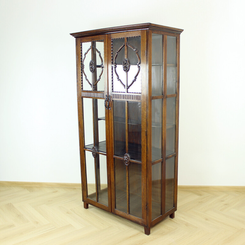 Vetrina d'epoca Art Déco in legno di quercia e vetro, Cecoslovacchia, 1910