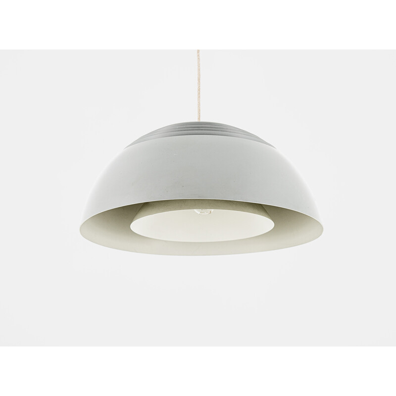 Lampada a sospensione vintage Aj Royal in grigio chiaro di Arne Jacobsen per Louis Poulsen