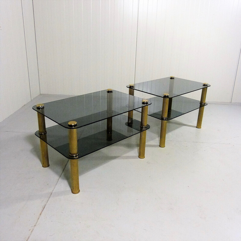 Pareja de mesas auxiliares vintage de latón y cristal, años 1960-1970