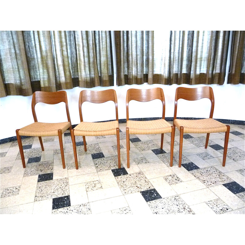 Set de 4 chaises danoises en teck de N.O. Møller pour J.L. Møllers - 1950