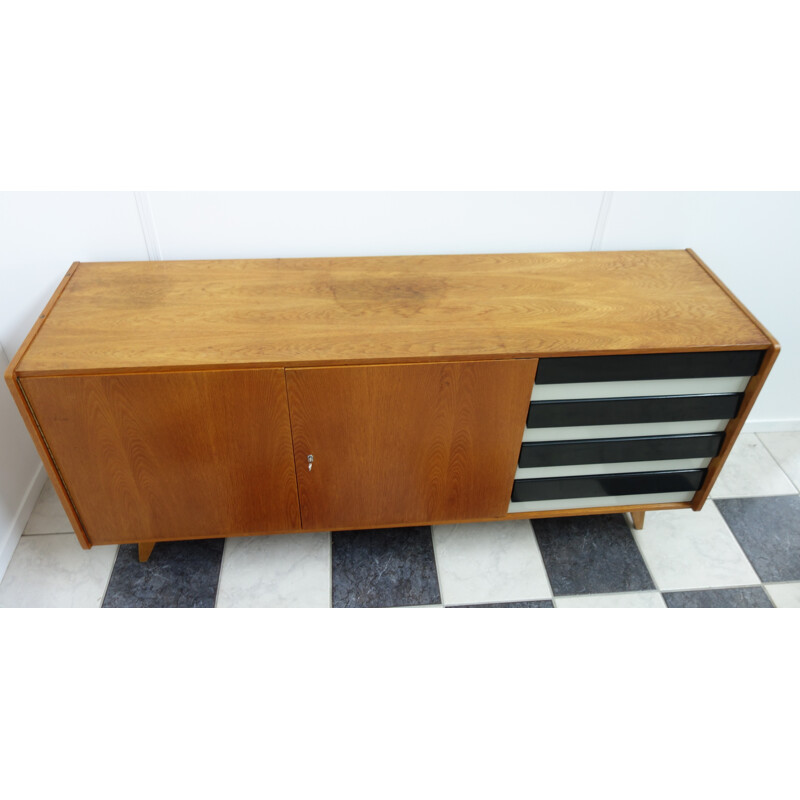 Enfilade en bois et en plastique modèle U460 de Jiri Jiroutek - 1960