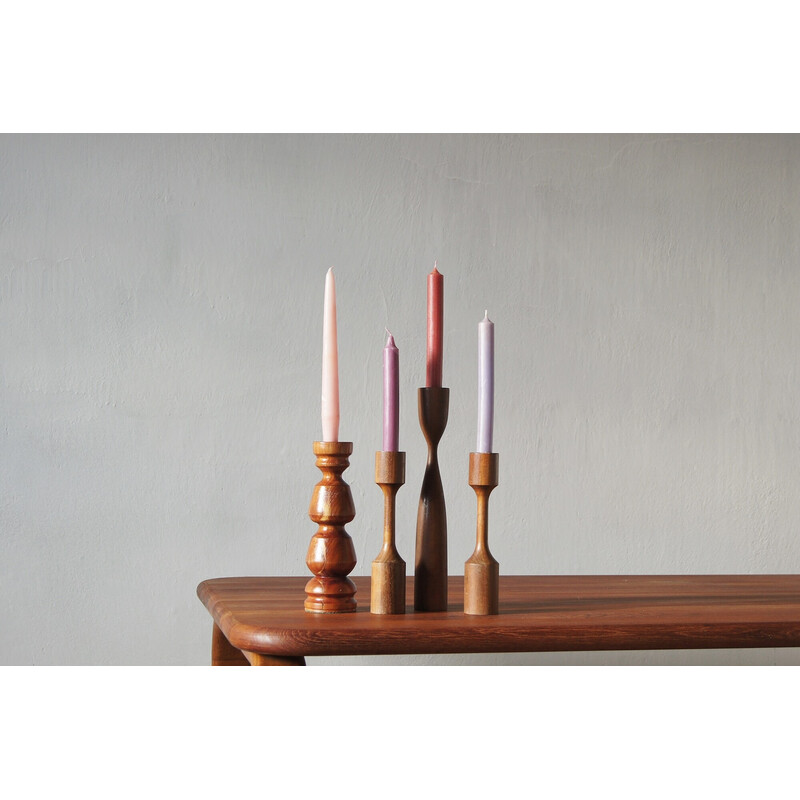 Juego de 4 candelabros de madera vintage escandinavos