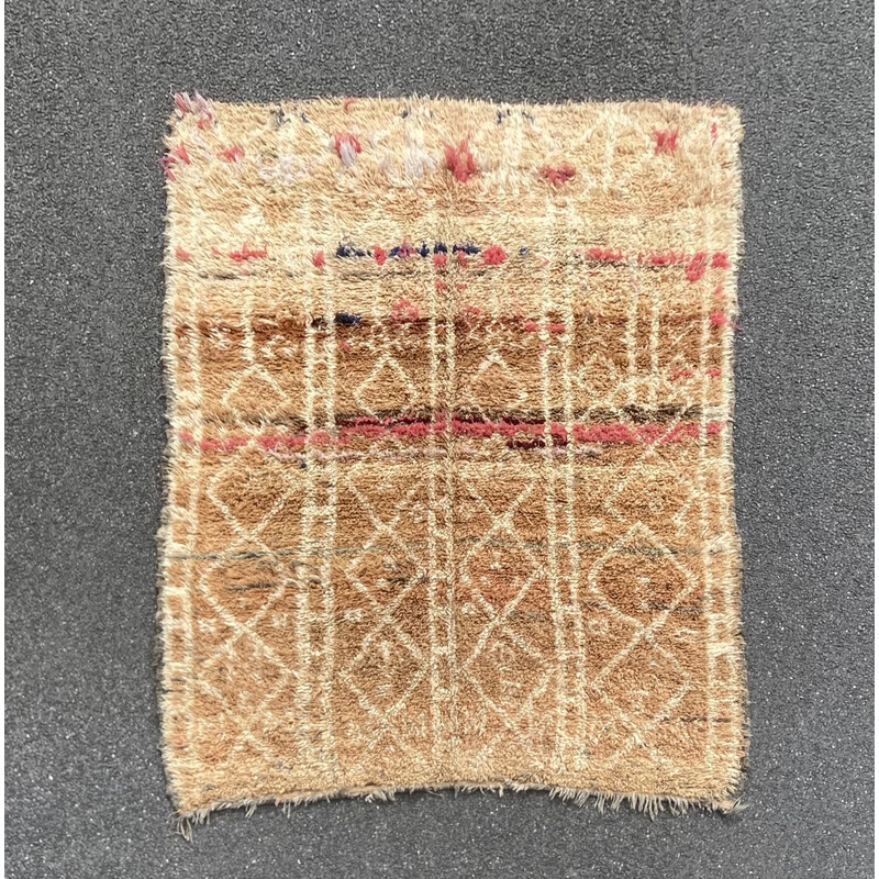 Vintage moroccan berber rug Boujaad