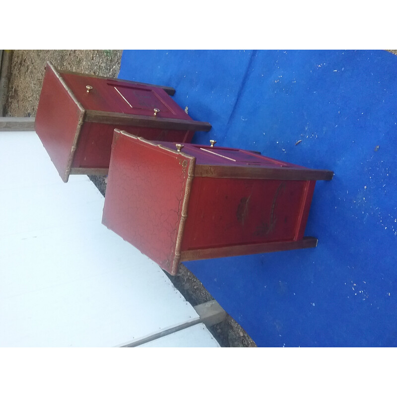 Paire de tables de chevet vintage en rouge et laiton