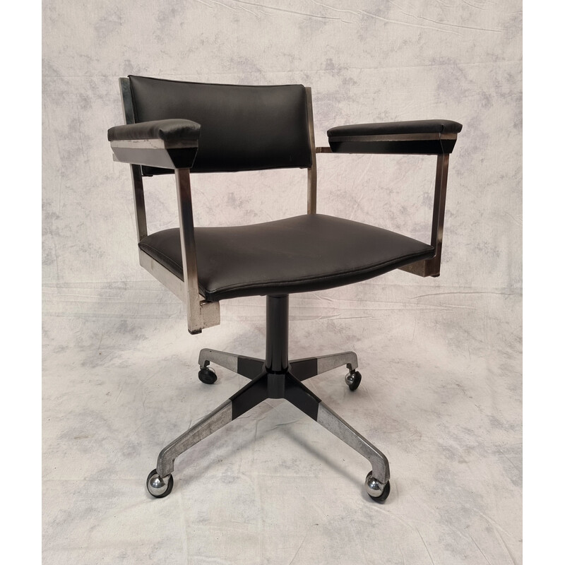 Silla de oficina vintage de metal cromado y cuero artificial negro, Alemania 1960