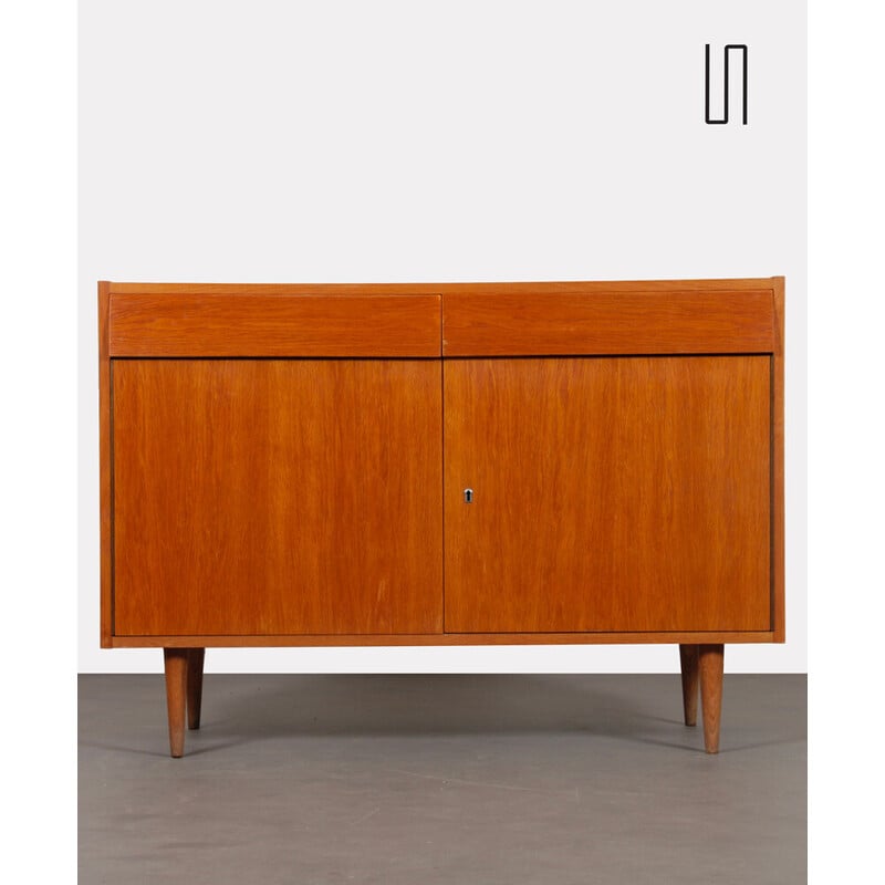 Vintage Sideboard aus Eiche mit zwei Flügeltüren von Up Zavody, 1960