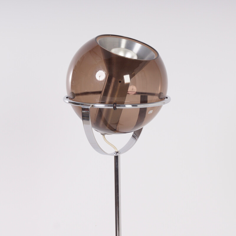 Lampadaire "globe" en verre fumé par Frank Ligtelijn pour RAAK - 1960