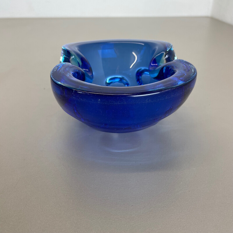 Cenicero vintage de cristal de Murano en tonos azules, Italia años 70