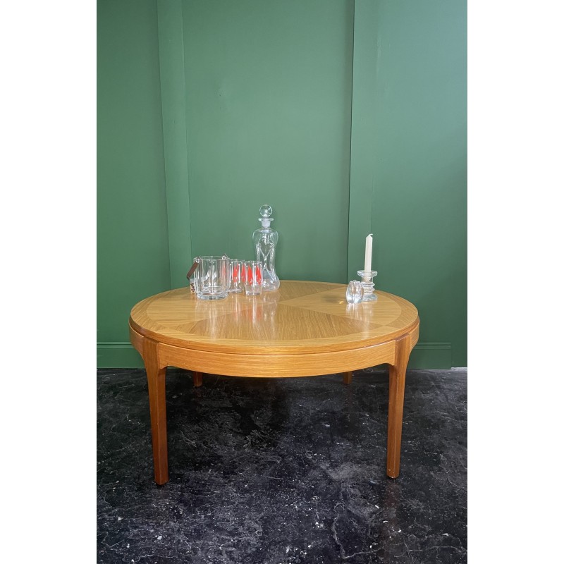 Table basse vintage ronde en teck pour Stonehill, Royaume-Uni 1960