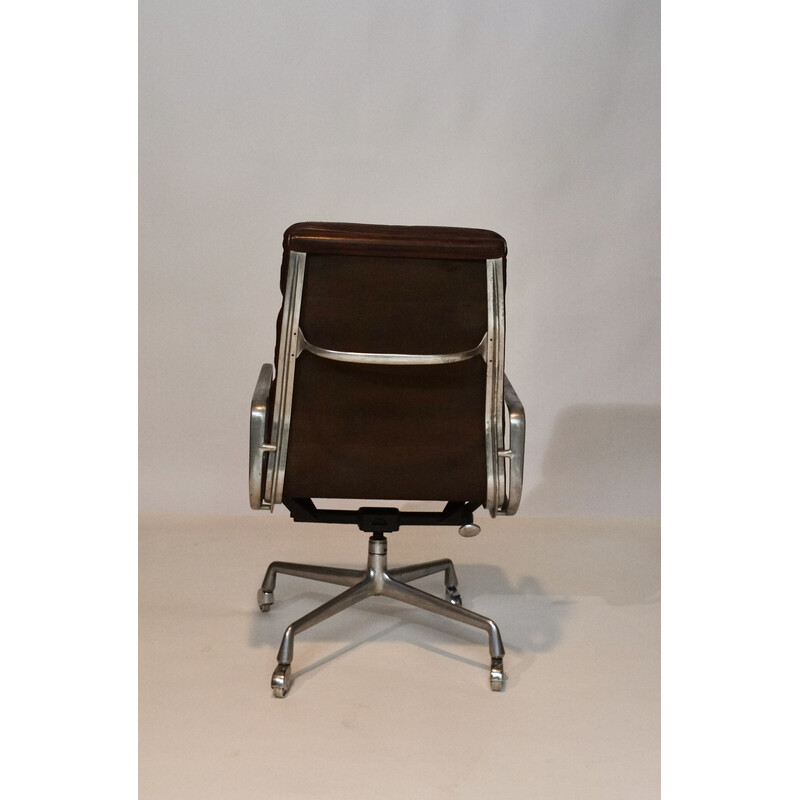 Vintage Softpad Ea 219 desk chair in brown leather and brushed aluminum by Ray & Charles Eames, 1976