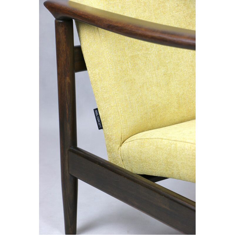 Vintage Gfm-142 fauteuil in gelakt hout en gele stof van Edmund Homa, jaren 1970
