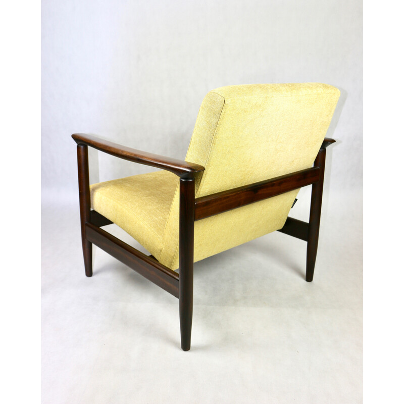 Vintage Gfm-142 fauteuil in gelakt hout en gele stof van Edmund Homa, jaren 1970