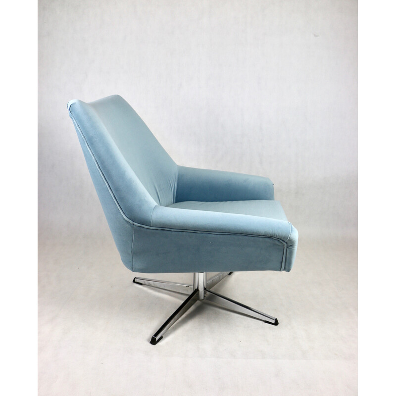 Vintage lichtblauw fluweel en nikkel draaifauteuil voor Veb Metallwaren Naumburg, jaren 1980