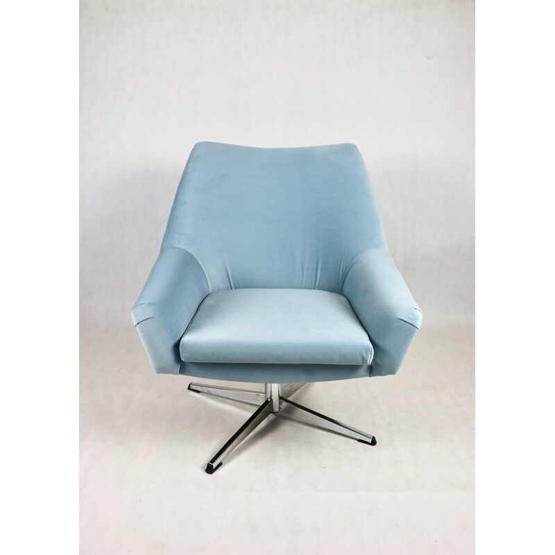 Vintage light blue velvet and nickel swivel armchair for Veb Metallwaren Naumburg, 1980s