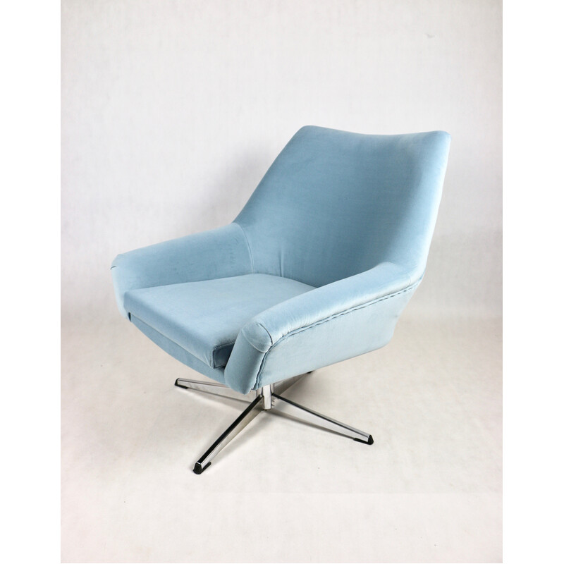 Vintage light blue velvet and nickel swivel armchair for Veb Metallwaren Naumburg, 1980s