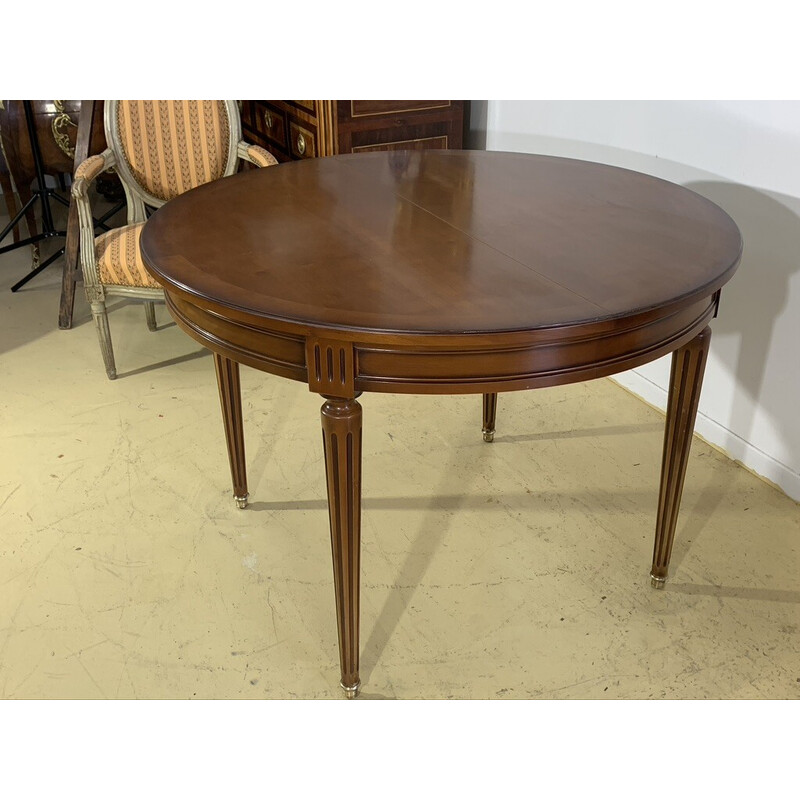 Vintage round extending table in cherry wood