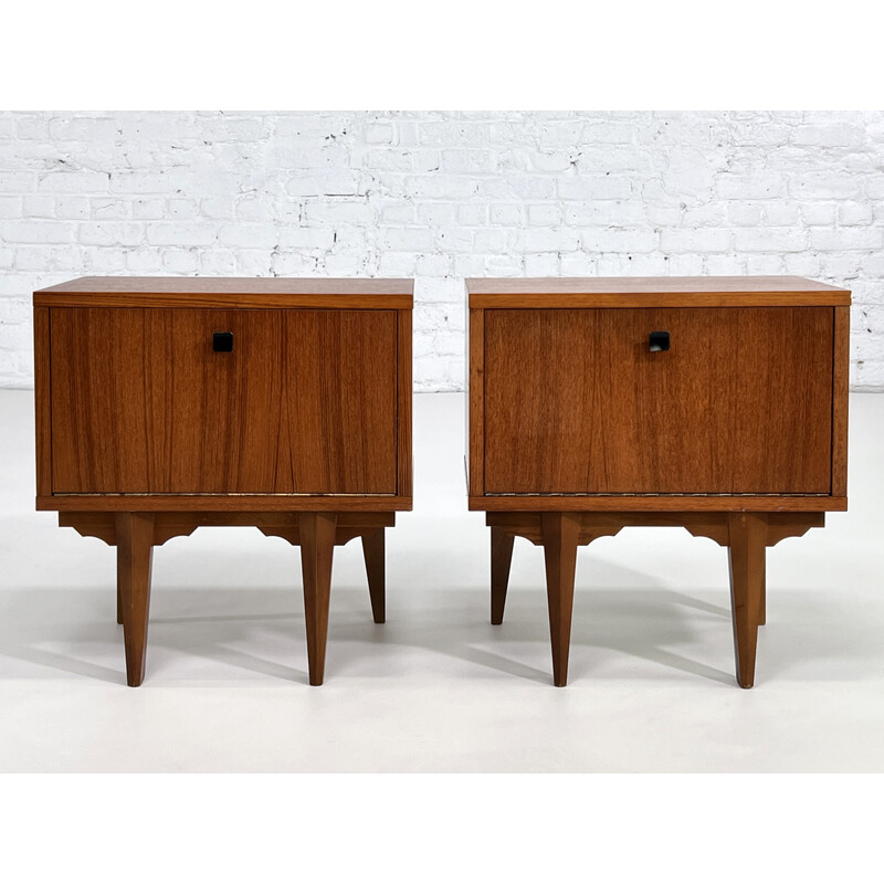 Coppia di comodini vintage in teak e metallo laccato nero, 1960