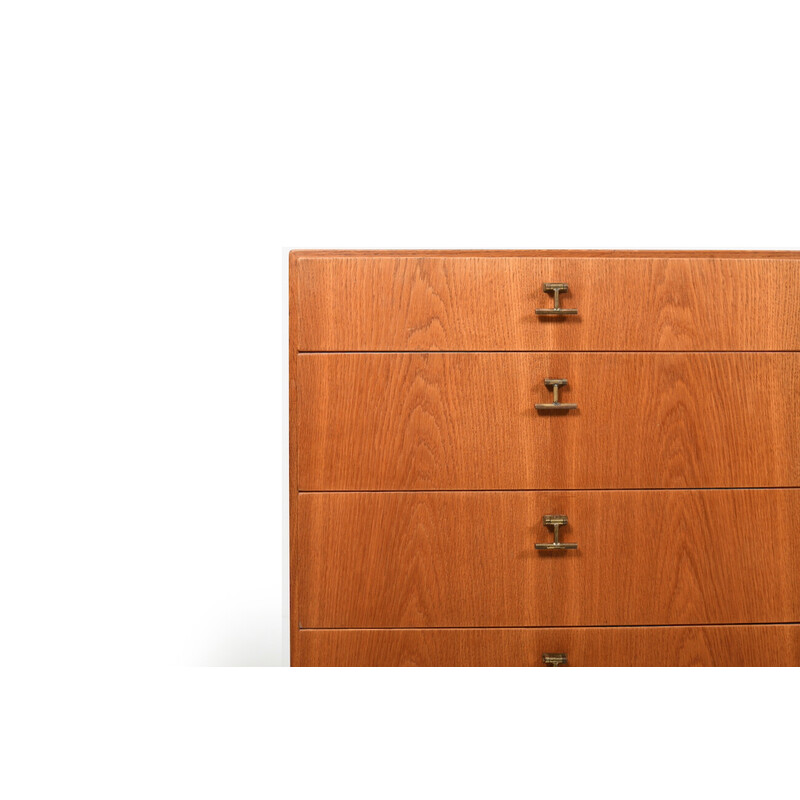 Vintage chest of 8 drawers no234 in oakwood and brass by Børge Mogensen for Fdb Møbler, Denmark 1960