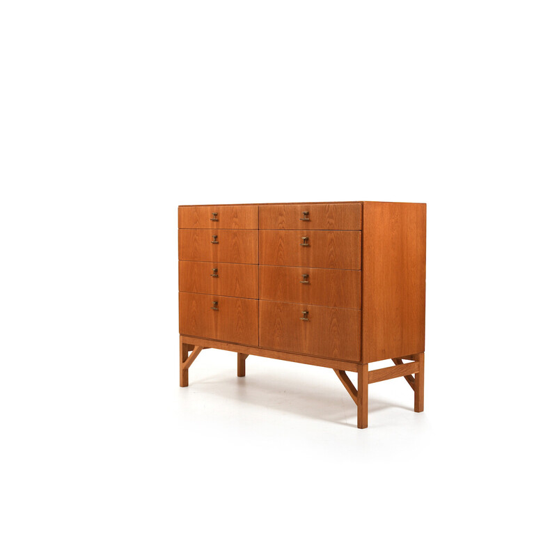 Vintage chest of 8 drawers no234 in oakwood and brass by Børge Mogensen for Fdb Møbler, Denmark 1960