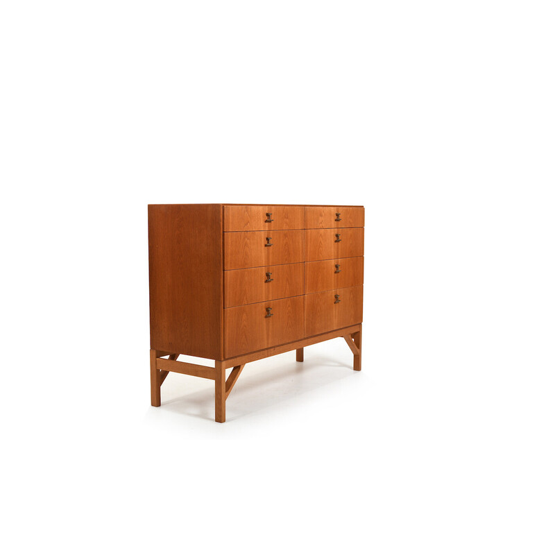 Vintage chest of 8 drawers no234 in oakwood and brass by Børge Mogensen for Fdb Møbler, Denmark 1960