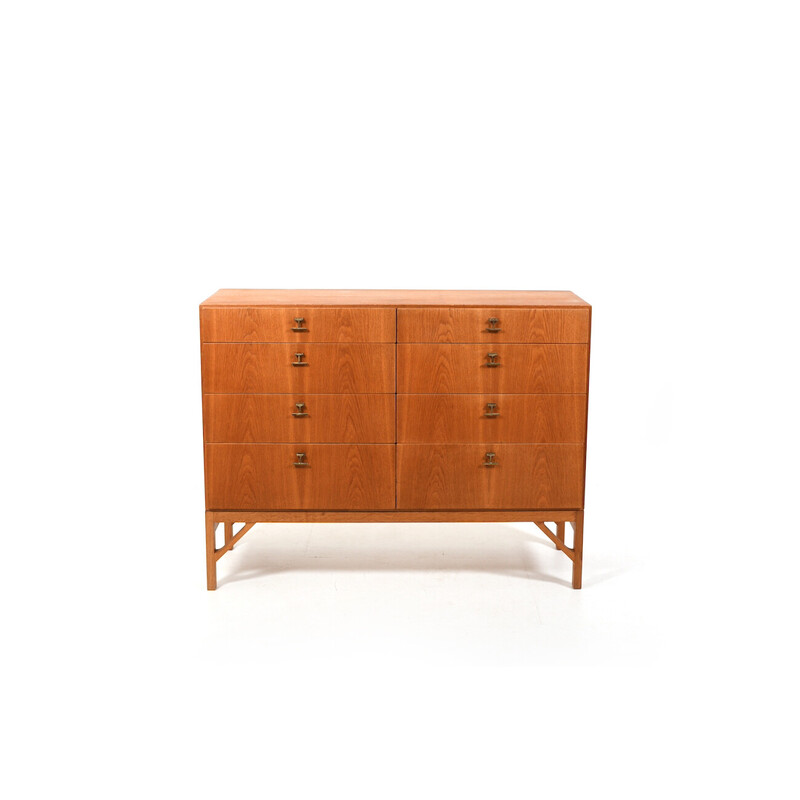 Vintage chest of 8 drawers no234 in oakwood and brass by Børge Mogensen for Fdb Møbler, Denmark 1960