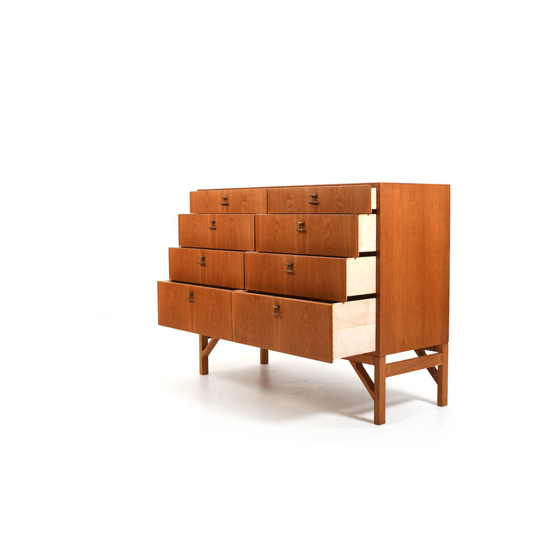 Vintage chest of 8 drawers no234 in oakwood and brass by Børge Mogensen for Fdb Møbler, Denmark 1960