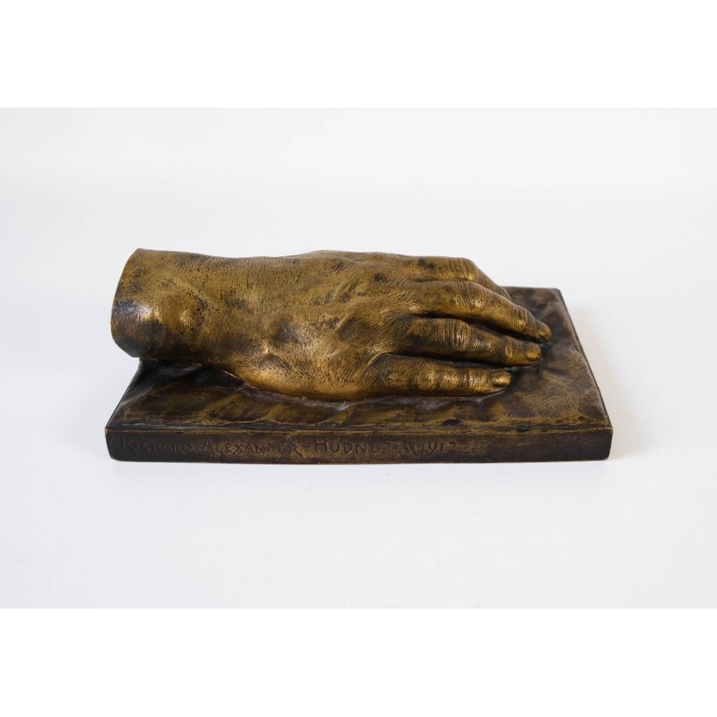 French vintage cast bronze hand sculpture by Richard Hudnut for Montagutelli Frères, 1912