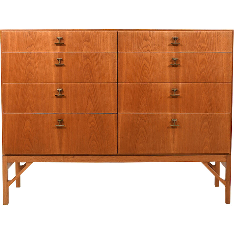 Cassettone vintage a 8 cassetti no234 in rovere e ottone di Børge Mogensen per Fdb Møbler, Danimarca 1960