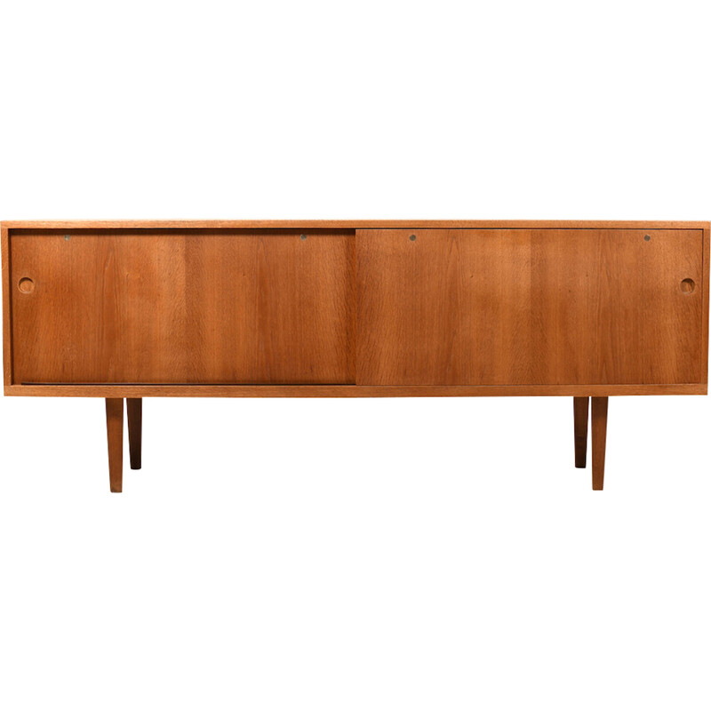 Vintage Ry-26 sideboard in oakwood and brass by Hans J. Wegner for Ry Møbler, Denmark 1950s