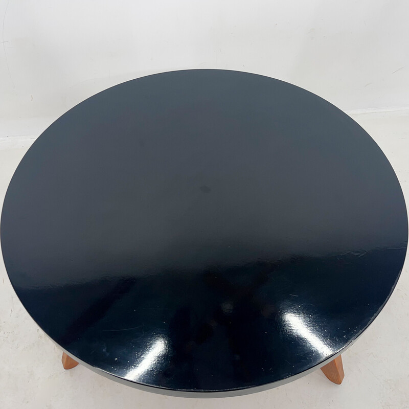 Mid-century coffee table in high gloss glass and wood