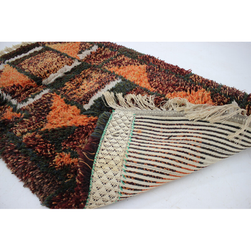 Deens wollen tapijt uit het midden van de eeuw, 1970