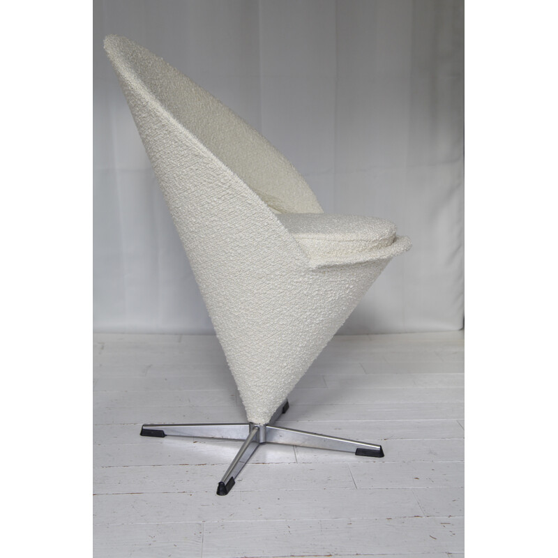 Vintage armchair "cone chair" in chromed steel, curved metal sheet and ecru white curly fabric by Verner Panton