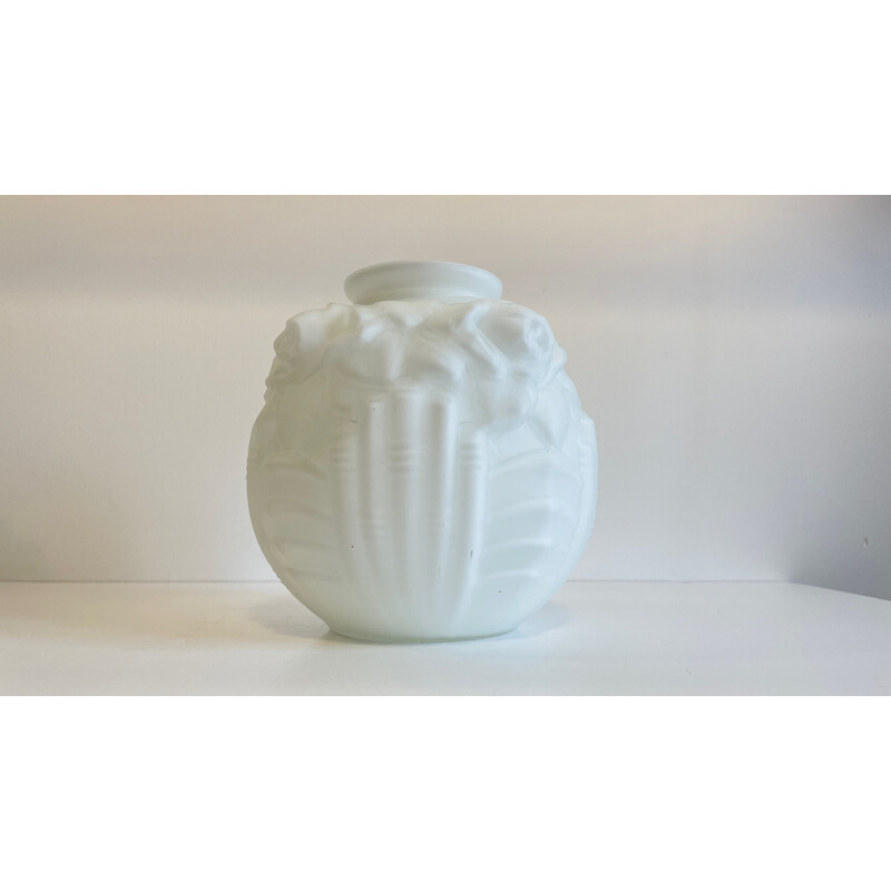 Vaso a sfera Art Déco vintage in pasta di vetro bianca