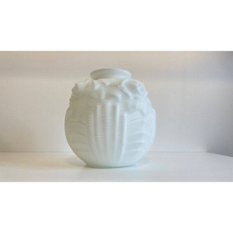 Vintage Art Deco ball vase in white glass paste