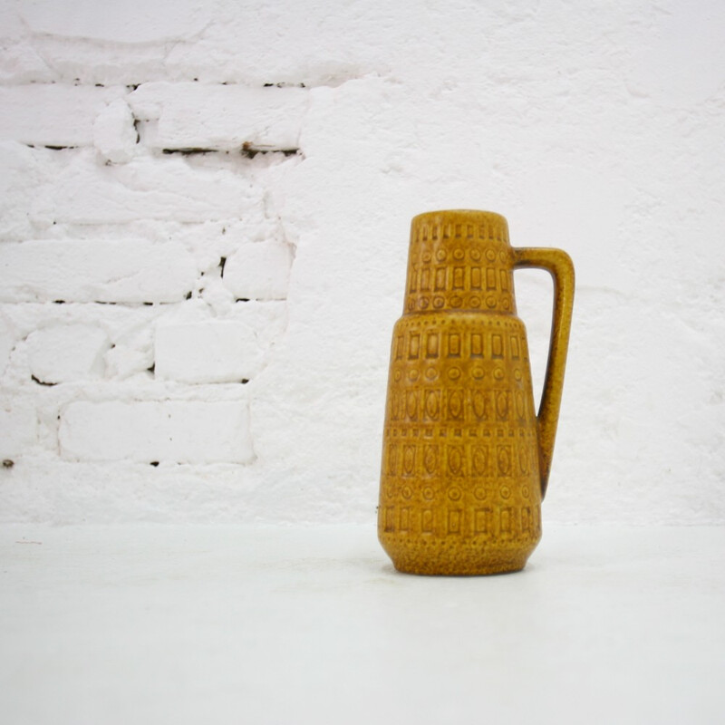 Vase jaune en céramique - 1960