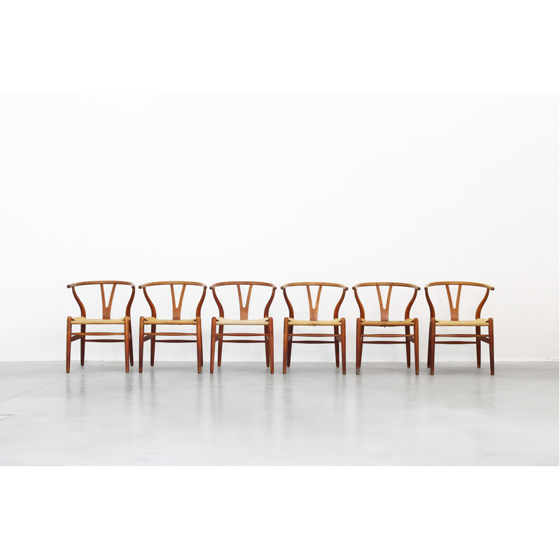 Ensemble de six chaises marron en chêne de Hans J. Wegner pour Carl Hansen - 1950