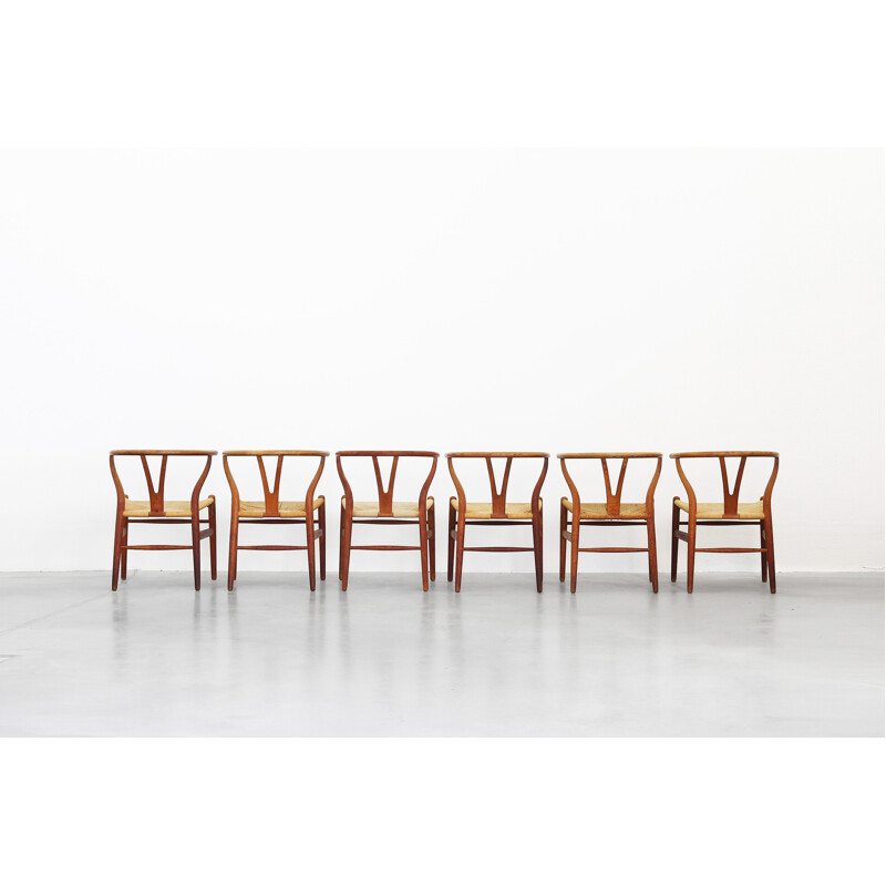 Ensemble de six chaises marron en chêne de Hans J. Wegner pour Carl Hansen - 1950