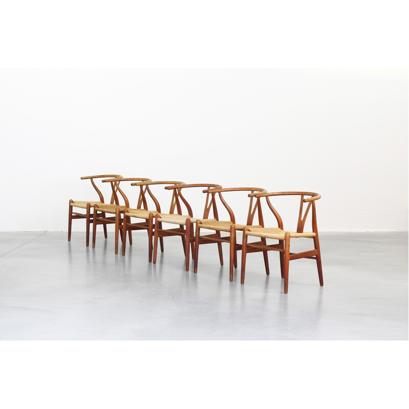 Set of six brown dining wishbone chairs in oakwood by Hans J. Wegner for Carl Hansen Oak - 1950s