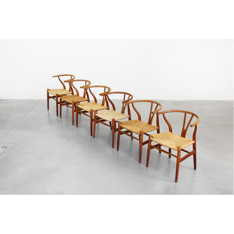 Set of six brown dining wishbone chairs in oakwood by Hans J. Wegner for Carl Hansen Oak - 1950s