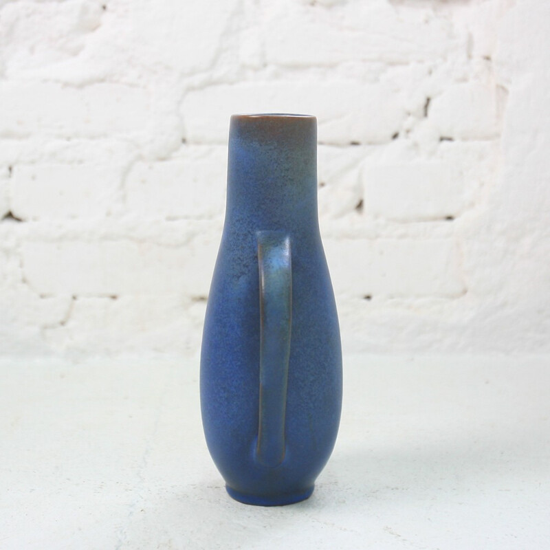 Vase bleu en céramique produit par Majolika Karlsruhe - 1960