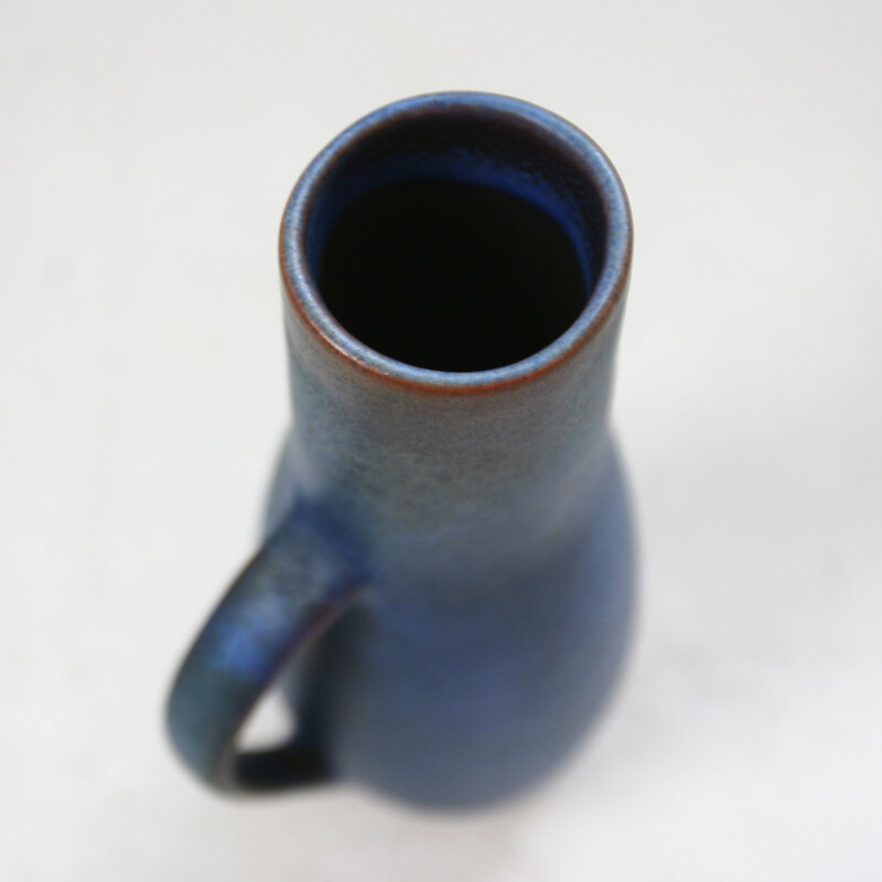 Vase bleu en céramique produit par Majolika Karlsruhe - 1960